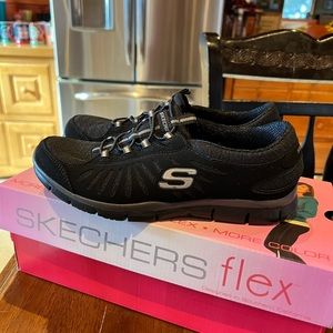 Skechers Flex sneakers